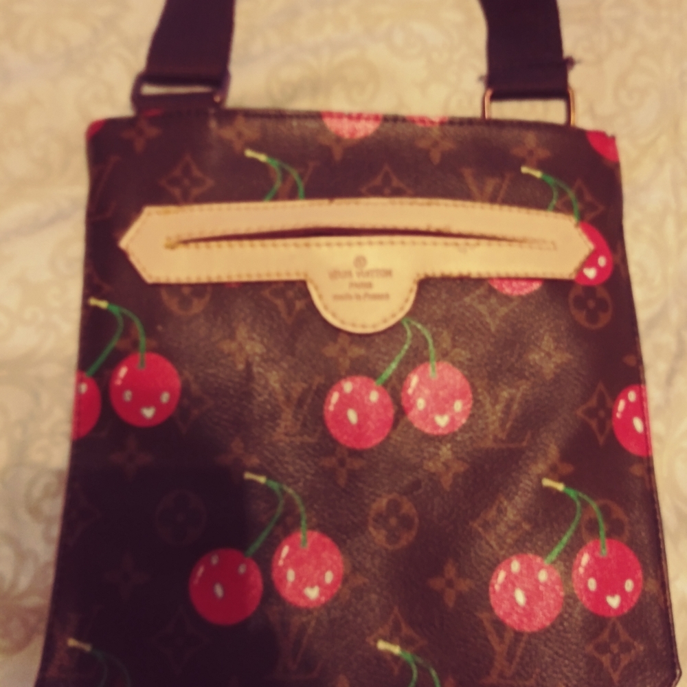Cherry body cross bag